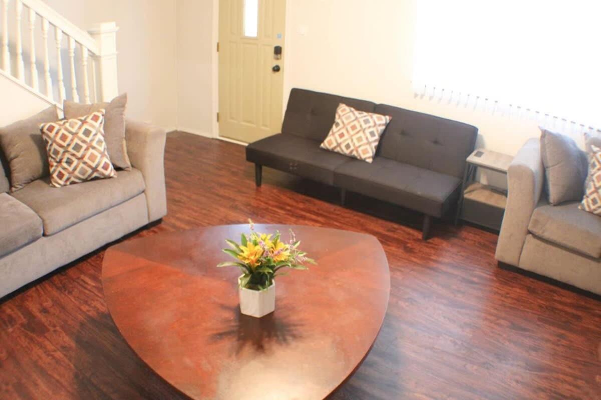 Massive 4 Bed House-Short Walk To Amazing View Leilighet Pittsburgh Eksteriør bilde