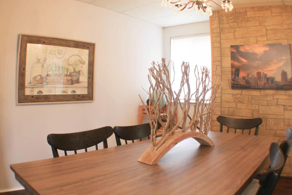 Massive 4 Bed House-Short Walk To Amazing View Leilighet Pittsburgh Eksteriør bilde
