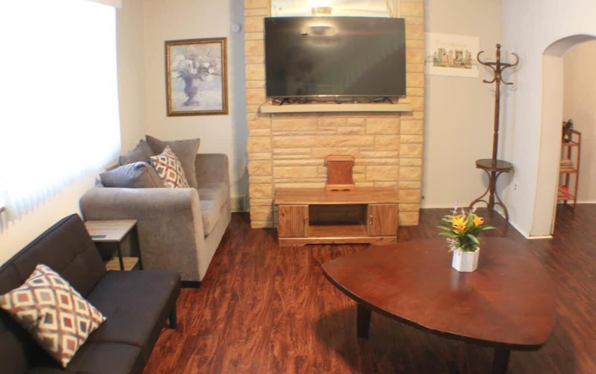 Massive 4 Bed House-Short Walk To Amazing View Leilighet Pittsburgh Eksteriør bilde